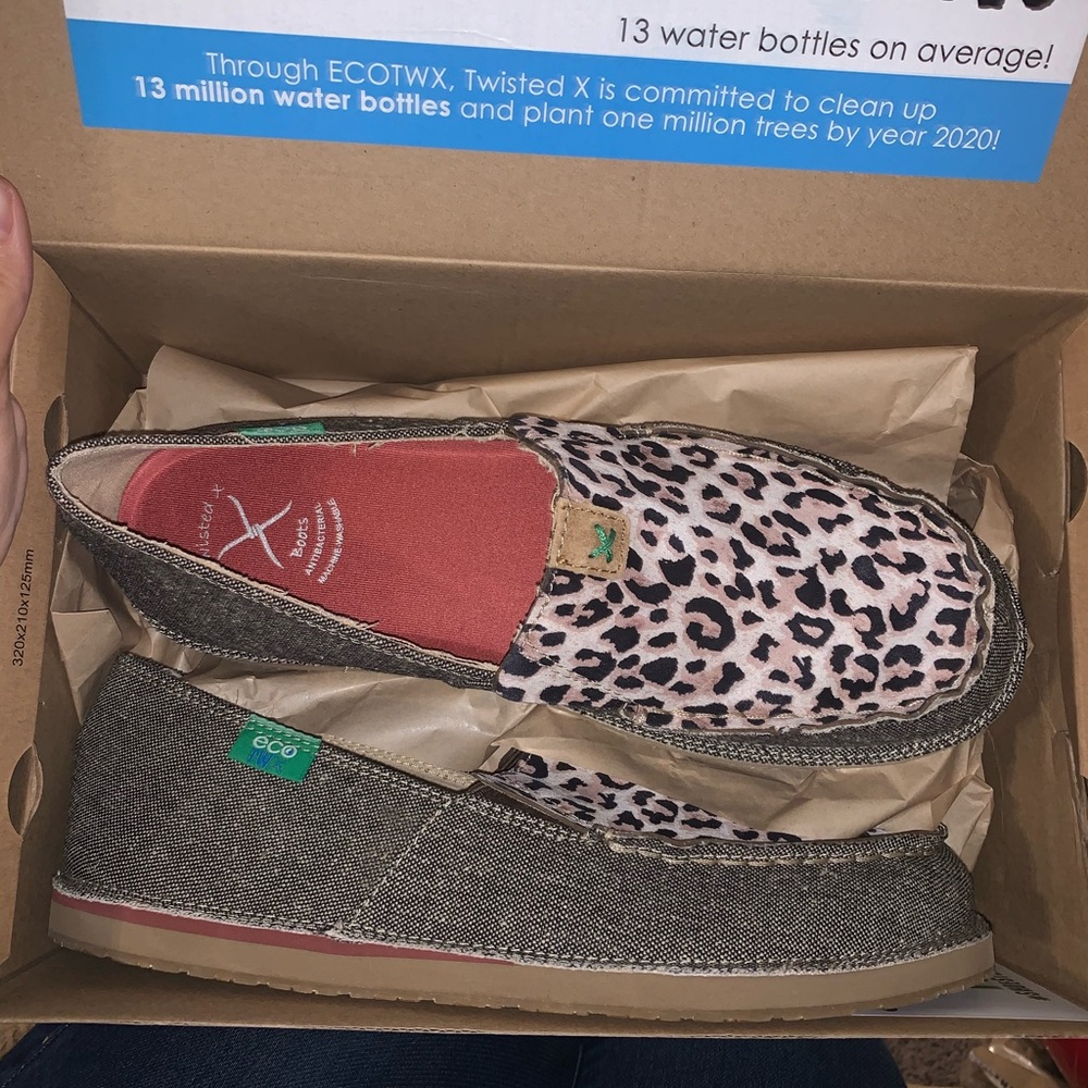 Women’s twisted x loafers